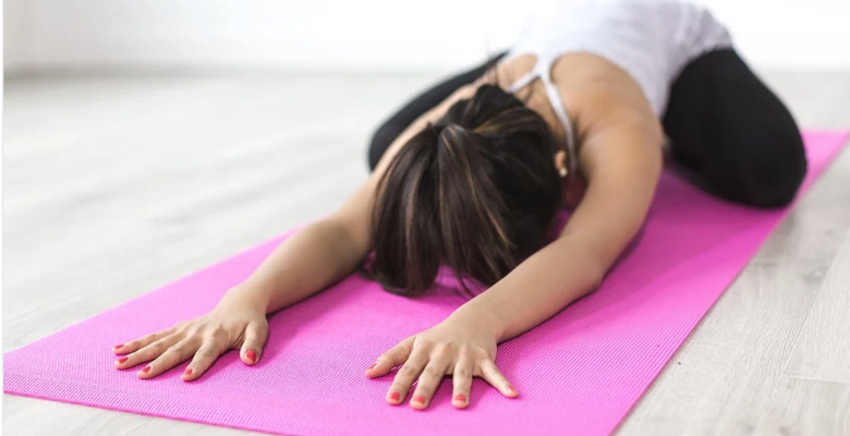 4 critères à considérer pour bien choisir son tapis de yoga