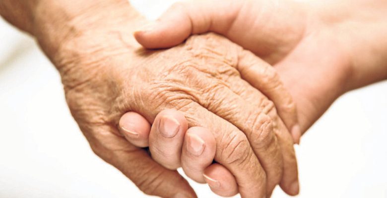 Téléassistance senior : une solution pour vivre sereinement chez soi